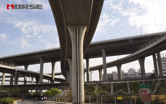 Crack reinforcement of Xiamen overpass